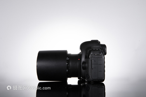 相機與微距鏡頭視角下的新能源技術開發(fā)