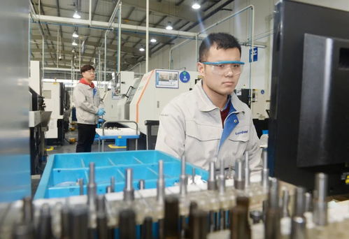 黃欽調研惠山區(qū) 再領改革創(chuàng)新之先 再鼓爭先創(chuàng)優(yōu)之勁，以新能源技術開發(fā)引領區(qū)域轉型崛起